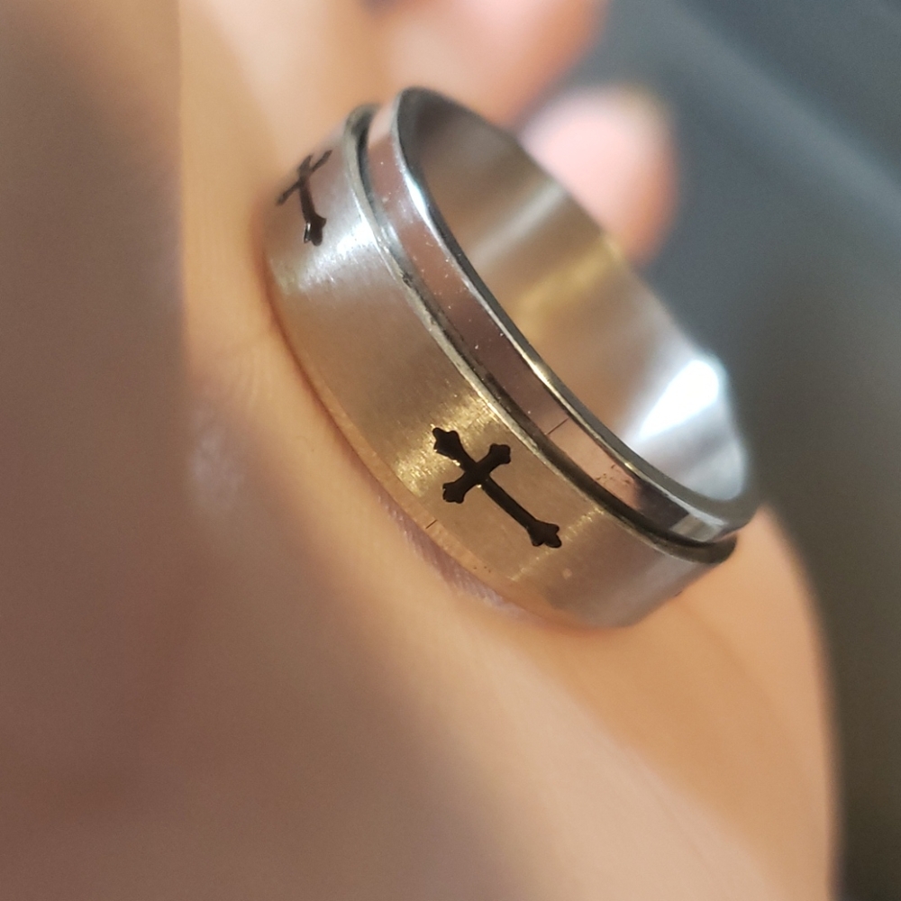 Silver spin ring
